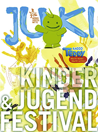 Ankündigung des Kinder und Jugendfestivalsmit buntem Plakat und grüner Jukifigur