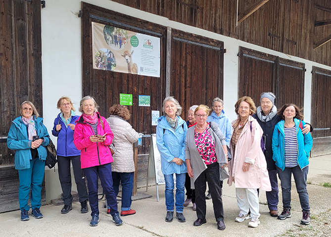 Die Wohnfrauen freuen sich auf die Wanderung