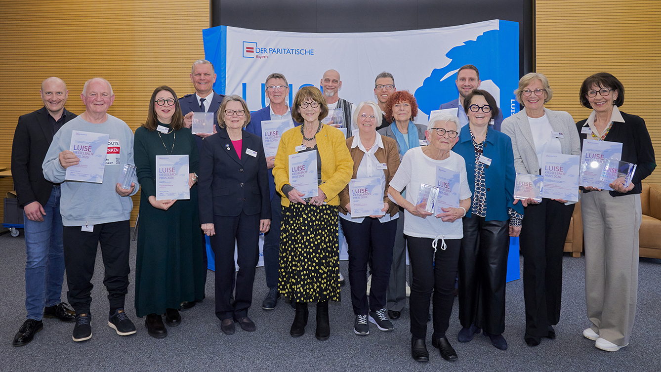 Gruppenbild mit allen Preisträgerinnen und Preisträger
