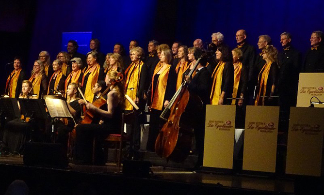Der Chor und die Bayerische Philharmonie