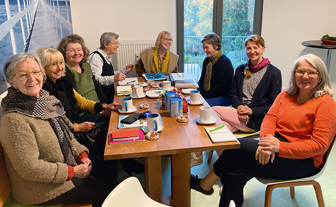 Diese 8 Wohnfrauen der Wohngruppe VI betreuen das Projekt "Gute Nachbarschaft"