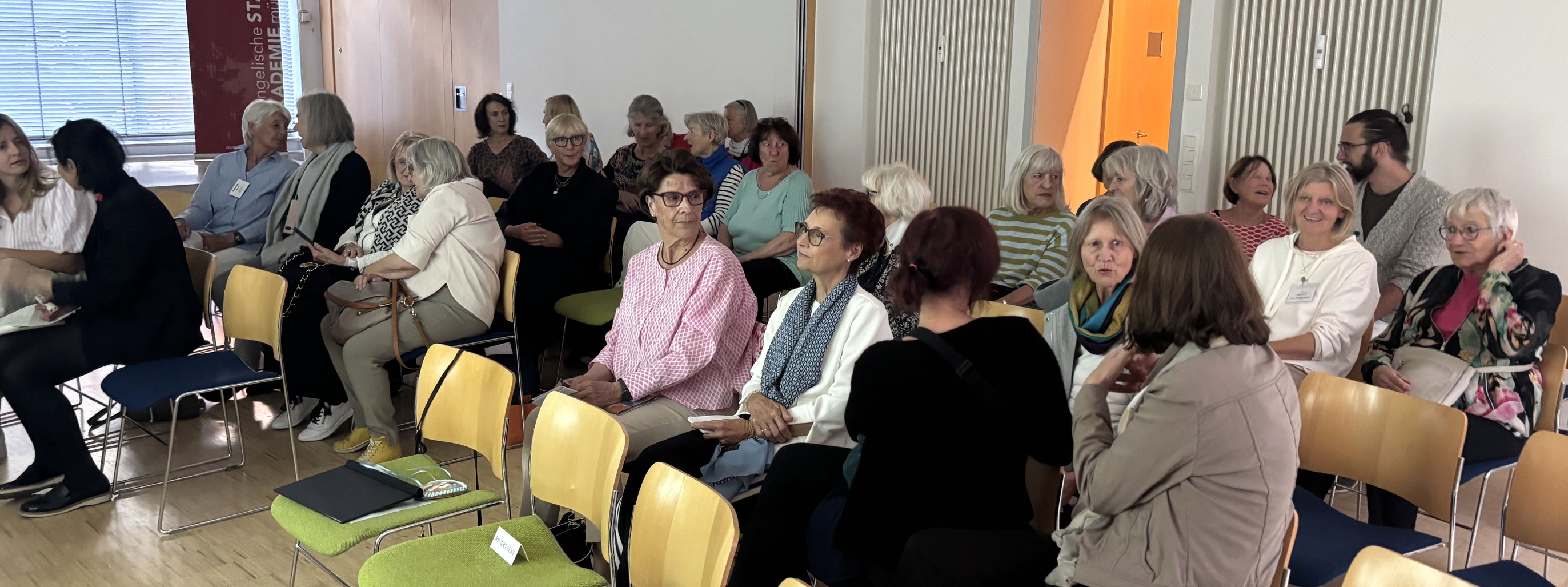 Blick in den Saal